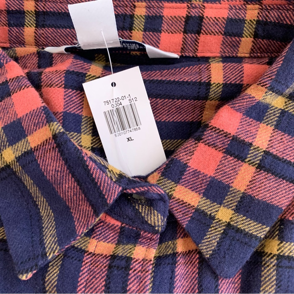 Old Navy NWT Boyfriend Plaid Flannel Button Down size Large - Picture 4 of 10